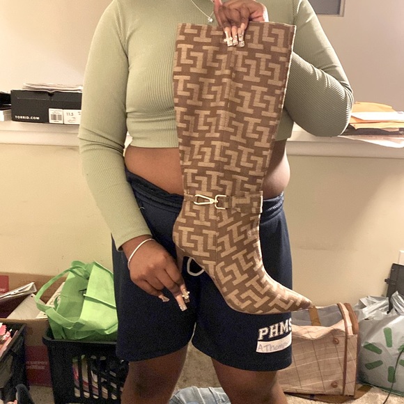 Knee high boots - Picture 1 of 2